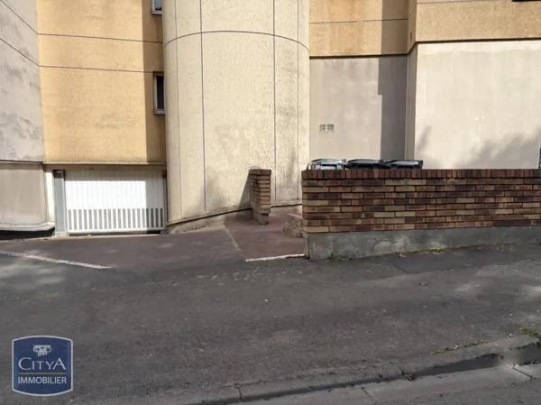 Parking à louer Le Mans (72000)