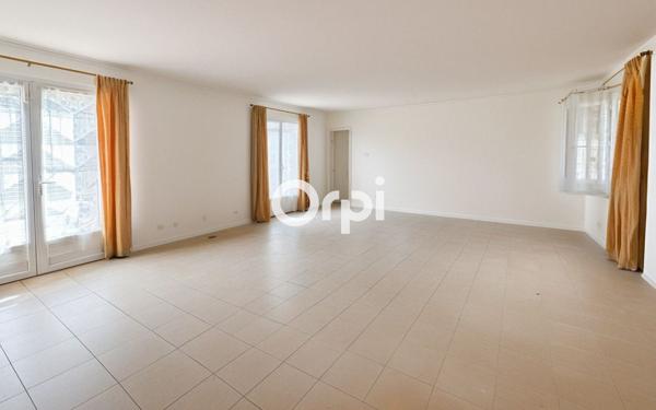 Maison à vendre    5 pièces •  Aubagne