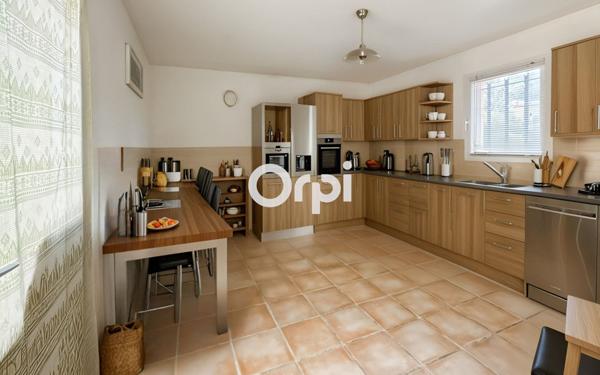 Maison à vendre    5 pièces •  Aubagne