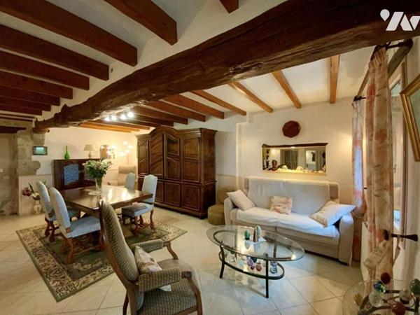 Au calme d'un hameau, habitation avec garage et jardin