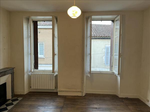 Maison à vendre |  Montbron |  5 pièces | 142 m²