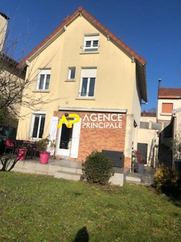 Maison Argenteuil 5 pièces de 100m² au sol (92 m2 habitables)- Secteur les Coteaux €349 000 ** - Référence 4531