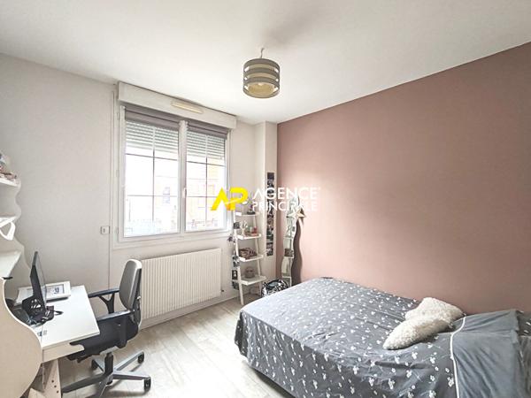 Maison Argenteuil 5 pièces de 100m² au sol (92 m2 habitables)- Secteur les Coteaux €349 000 ** - Référence 4531