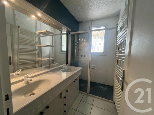 Maison à vendre  5 pièces - 117 m 2   MESCHERS SUR GIRONDE  - 17