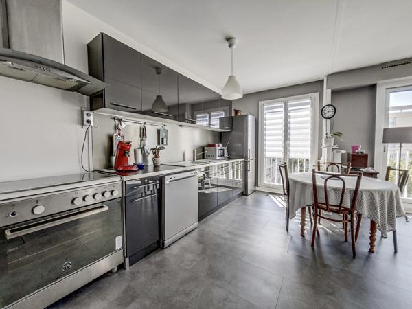 Appartement
         4 pièces
        - 75 m² Exclusivité 95 000 € *