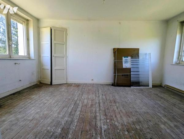 A VENDRE SAINT MARTIN DE BONFOSSE Maison à la campagne de 5 pièces principales, rénovation en cours 