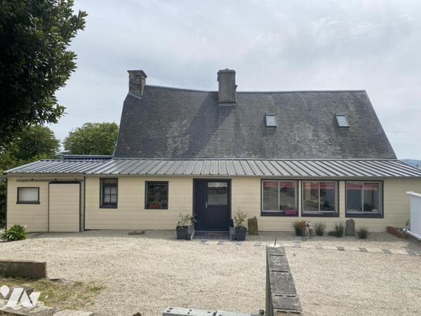 MAISON EN PIERRES avec JARDIN 