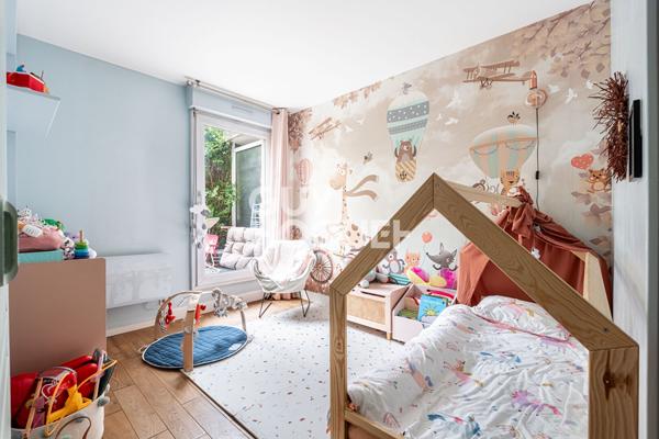 APPARTEMENT 3 PIECES AVEC JARDIN, PARKING ET CAVE
