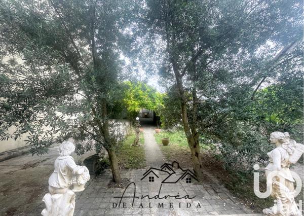 House for sale 4 rooms 110 m² Stains