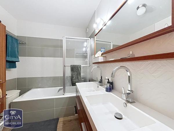 Appartement à vendre 4 pièces 77.77m² La Motte-Servolex (73290)