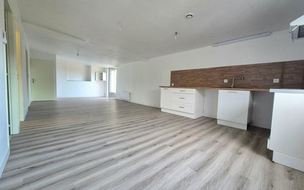 Appartement à louer    3 pièces • 78,98 m2 Targon