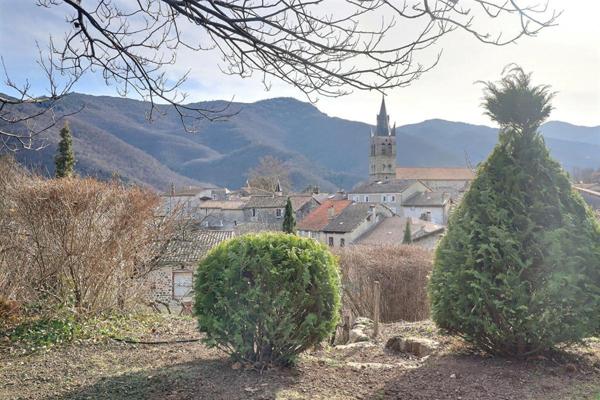 À Vendre THUEYTS ? Maison en pierres atypique avec Deux Logements Distincts en Ardèche