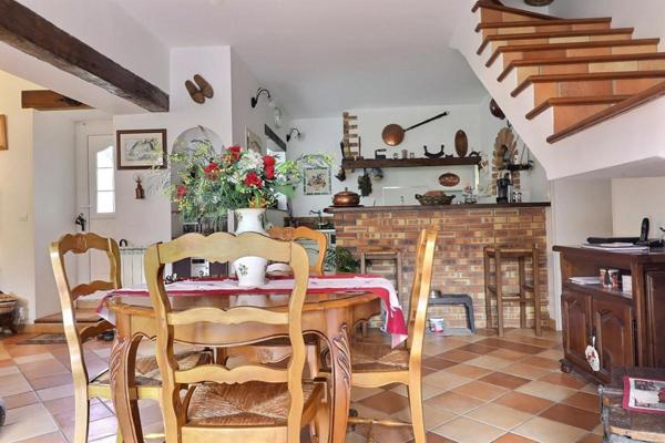 À Vendre THUEYTS ? Maison en pierres atypique avec Deux Logements Distincts en Ardèche