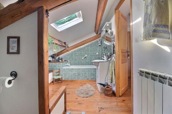 À Vendre THUEYTS ? Maison en pierres atypique avec Deux Logements Distincts en Ardèche