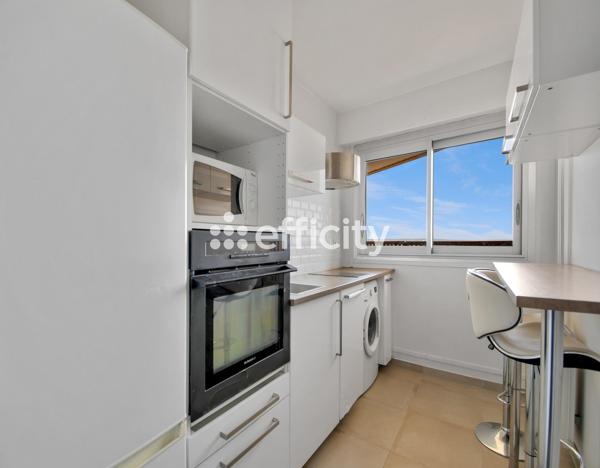 Appartement
         2 pièces
        - 48 m² 420 000 € *
