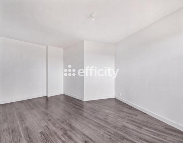 Appartement
         2 pièces
        - 48 m² 420 000 € *
