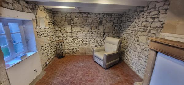 Centre la Roche Posay immeuble avec boutique