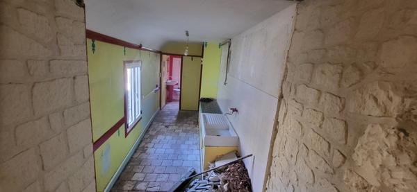 Centre la Roche Posay immeuble avec boutique