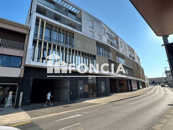 Location Local commercial 1 pièce 46 m² - Ilôt République Mont De Marsan 40000