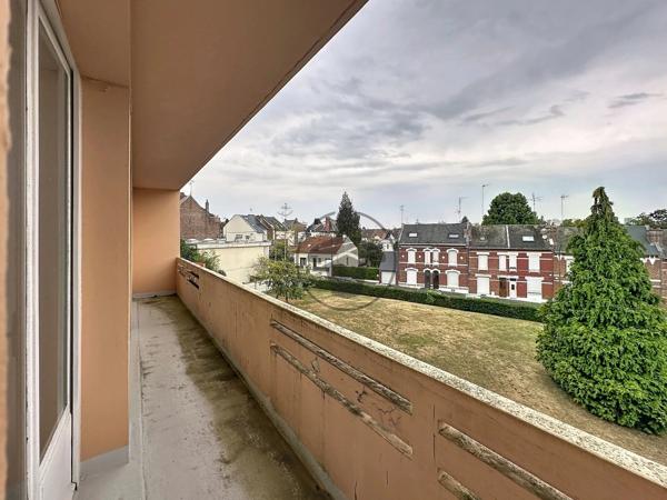 Vente                                                      Appartement
                        
                     4 pièces                      66 m2                     à Saint-Quentin