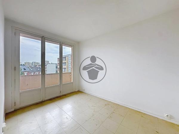 Vente                                                      Appartement
                        
                     4 pièces                      66 m2                     à Saint-Quentin