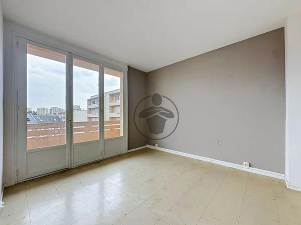 Vente                                                      Appartement
                        
                     4 pièces                      66 m2                     à Saint-Quentin