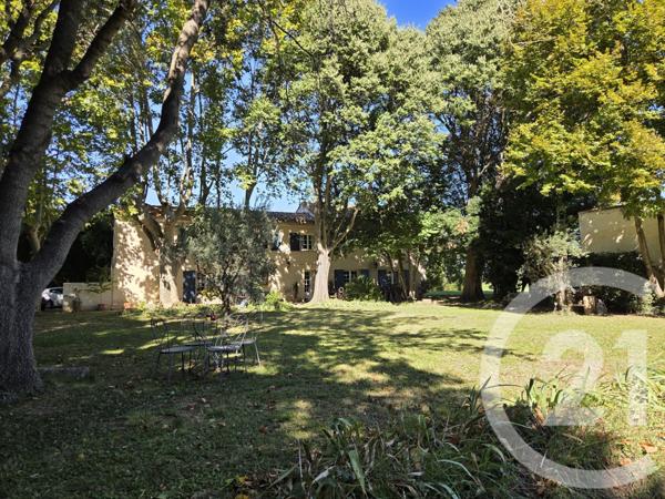 Maison à vendre  6 pièces - 212,40 m2 RAPHELE LES ARLES - 13