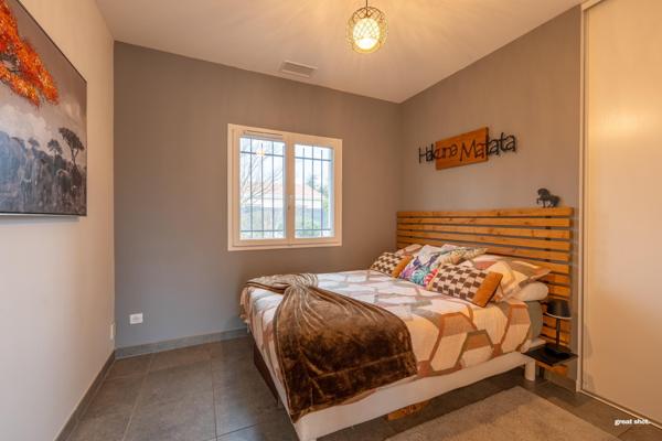 Villa contemporaine de prestige avec piscine et jardin paysager