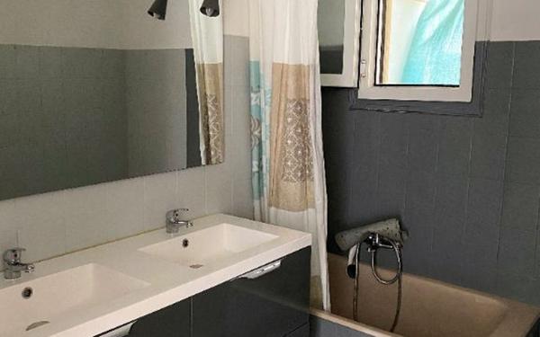 Appartement à vendre    4 pièces • 74,60 m2 Biguglia