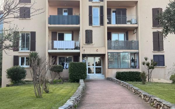 Appartement à vendre    4 pièces • 74,60 m2 Biguglia