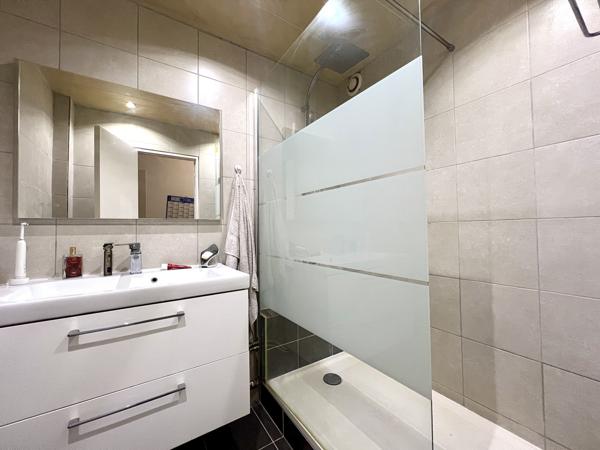 Chateau gombert (13013) 13013 MARSEILLE / Les Olives - Résidence Fondacle. Appartement traversant 2 pièces 48m2 + balcon 6,20m2.