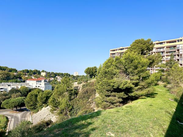 Chateau gombert (13013) 13013 MARSEILLE / Les Olives - Résidence Fondacle. Appartement traversant 2 pièces 48m2 + balcon 6,20m2.