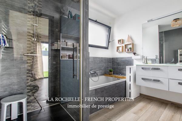 MAISON CONTEMPORAINE - PLAIN-PIED - AVEC PISCINE - PROCHE LA ROCHELLE - CHARENTE MARITIME