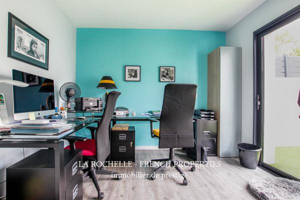 MAISON CONTEMPORAINE - PLAIN-PIED - AVEC PISCINE - PROCHE LA ROCHELLE - CHARENTE MARITIME