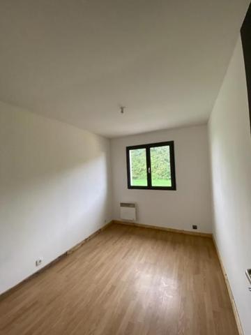 A louer BARC - Maison 4 pièces avec grand jardin clos- Réf BARC-M