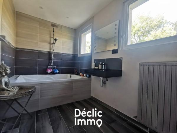 Vente maison individuelle Ardin, 196m² 9 pièces 179 900€ avec piscine