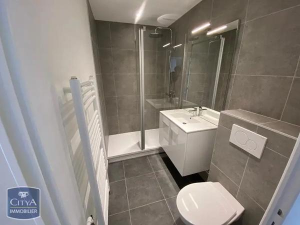 Appartement à louer 2 pièces 43.7m² Clermont-Ferrand (63000)