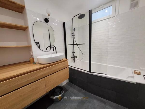 Location                                                      Appartement
                        
                     3 pièces                      68 m2                     à Eaubonne
