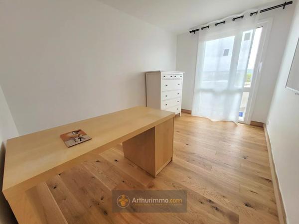 Location                                                      Appartement
                        
                     3 pièces                      68 m2                     à Eaubonne