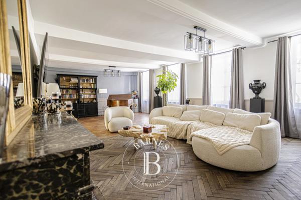 Saint-Ay, Maison de ville 11 Chambres -  605 m² à vendre