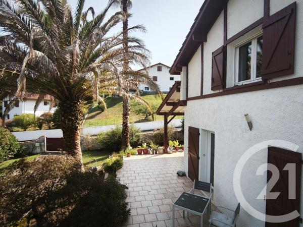 Maison à vendre  5 pièces - 136,92 m 2   LARRESSORE  - 64