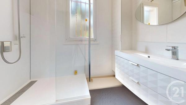 Maison à vendre  5 pièces - 136,92 m 2   LARRESSORE  - 64