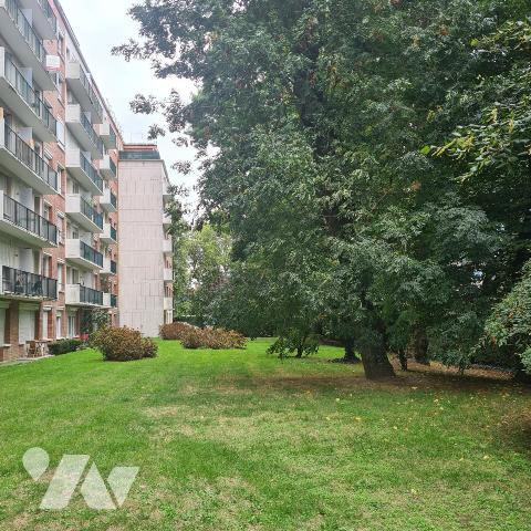 LOMME avenue de Dunkerque Type 2 avec un balcon et une place de parking à vendre