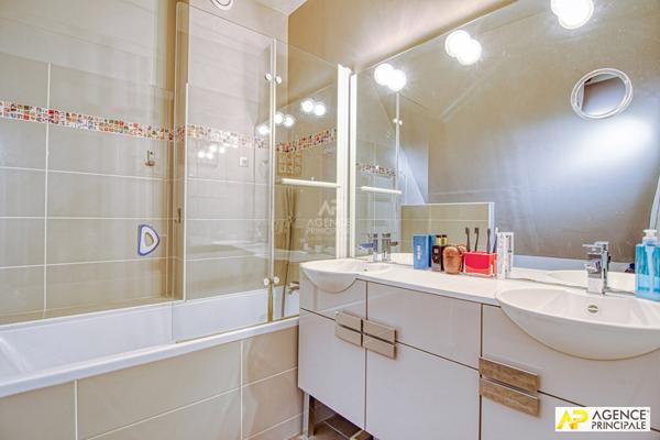 Versailles carrés Saint-Louis Maison de ville de 5 pièces 127 m² au sol €1 080 000 ** - Référence 27077