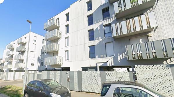 Superbe Appartement T2 avec terrasse et parking secteur CHR