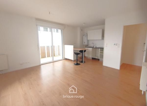 Superbe Appartement T2 avec terrasse et parking secteur CHR