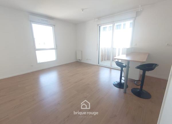 Superbe Appartement T2 avec terrasse et parking secteur CHR