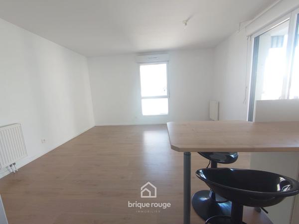 Superbe Appartement T2 avec terrasse et parking secteur CHR