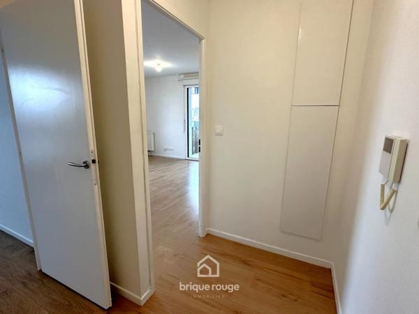 Superbe Appartement T2 avec terrasse et parking secteur CHR