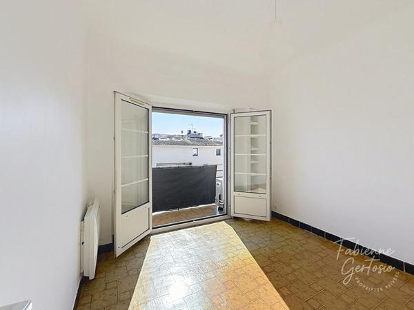 HYÈRES CENTRE VILLE ! Appartement 3 pièces de 47 m2 avec balcon